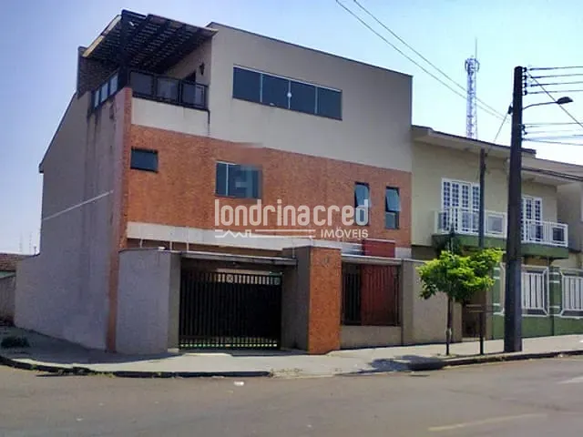 Casa com 139m² 3 quartos e 3 banheiros, à venda, no bairro Centro em Arapongas
