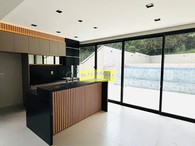 Casa com 460m² 3 quartos e 4 banheiros, à venda, no bairro Residencial Jatobás em Louveira