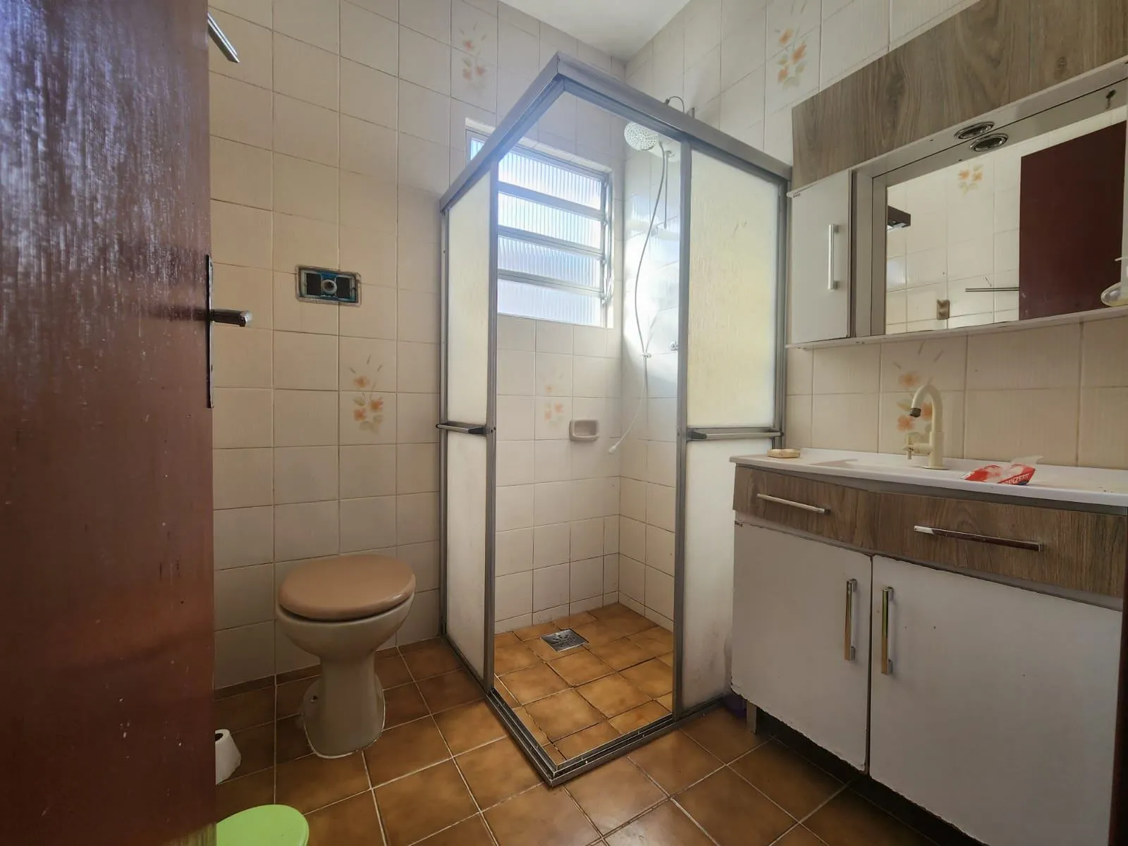 Casa à venda no Simões Lopes, Fragata - 135 m², 2 quartos, sala com lareira, churrasqueira, amplo pátio e garagem. - 8