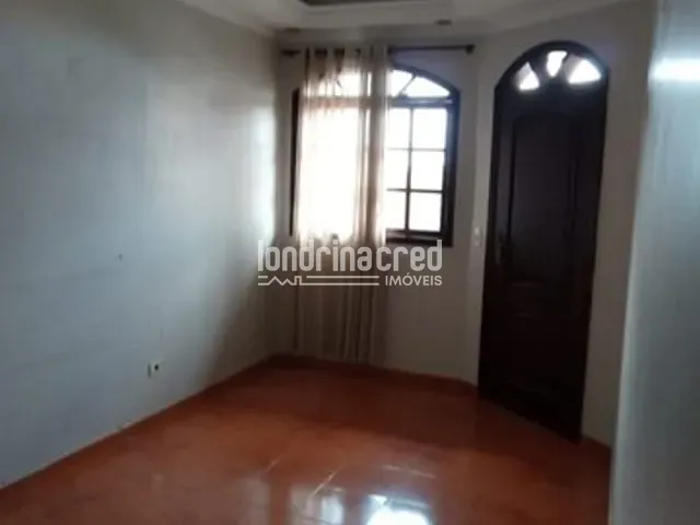 Casa 3 quartos e 2 banheiros, à venda, no bairro Vila Goes em Londrina