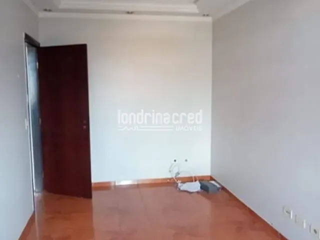 Casa 3 quartos e 2 banheiros, à venda, no bairro Vila Goes em Londrina