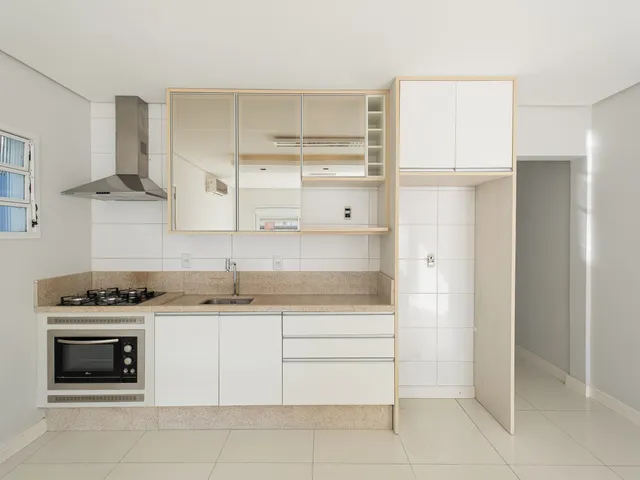 Casa 2 quartos e 3 banheiros, para alugar, no bairro Centro em Pelotas