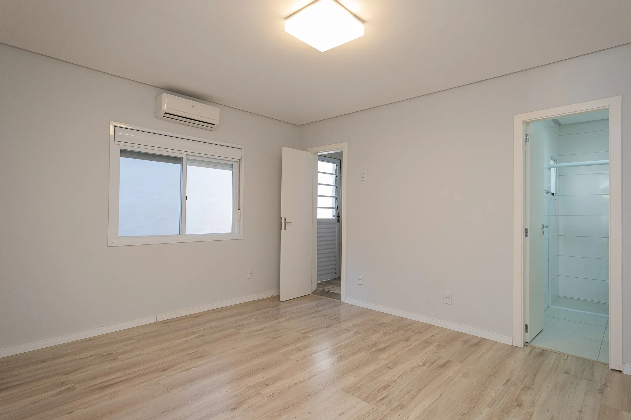 Casa com 2 Suítes para Aluguel no Centro de Pelotas RS, Excelente Localização, Ambientes Amplos, Conforto, Praticidade e Segurança - 10