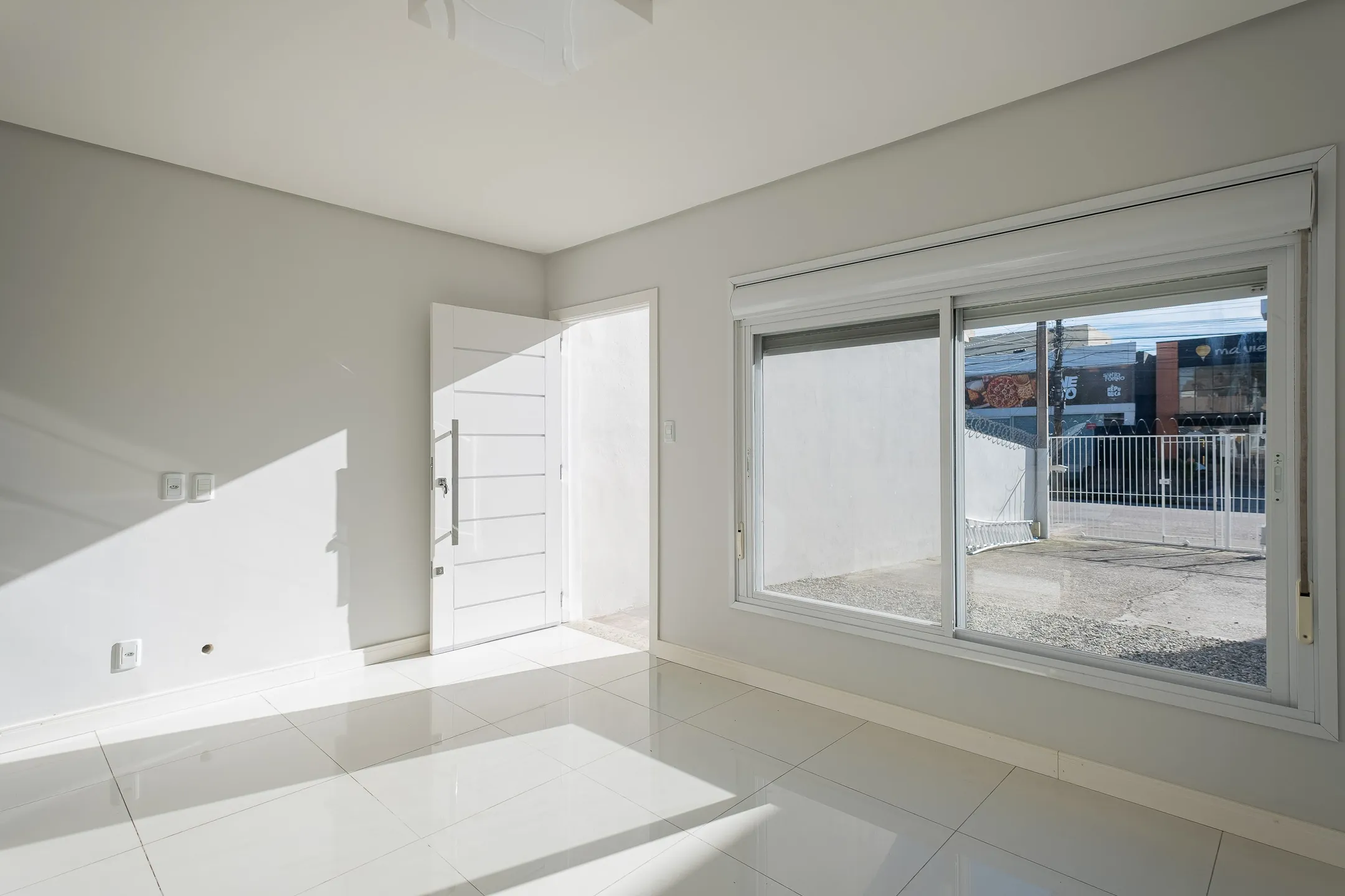 Casa com 2 Suítes para Aluguel no Centro de Pelotas RS, Excelente Localização, Ambientes Amplos, Conforto, Praticidade e Segurança