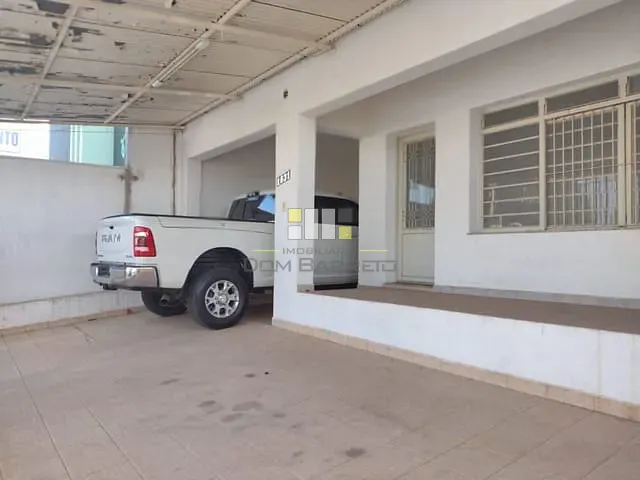 Casa 3 quartos e 2 banheiros, para alugar, no bairro Centro em Sumaré