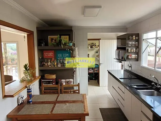 Casa com 1000m² 3 quartos e 3 banheiros, à venda, no bairro Empresarial Colina em Cajamar