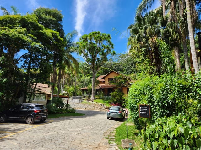 Casa 3 quartos e 1 banheiro, à venda, no bairro Carangola em Petrópolis