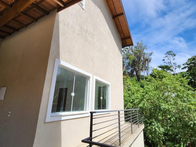 Casa 3 quartos e 1 banheiro, à venda, no bairro Carangola em Petrópolis