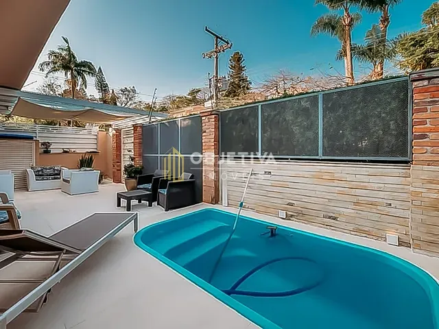 Casa com 500m² 4 quartos e 5 banheiros, à venda, no bairro Chácara das Pedras em Porto Alegre