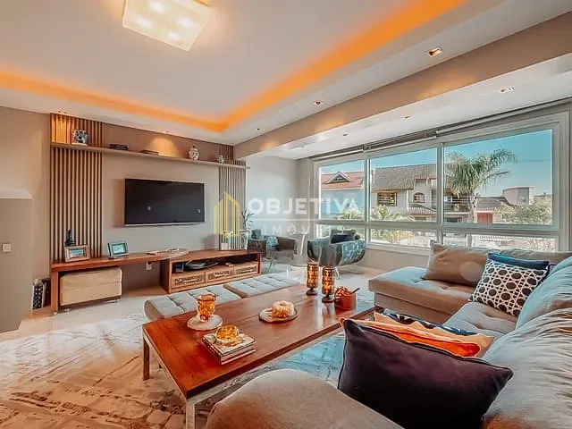 Casa com 500m² 4 quartos e 5 banheiros, à venda, no bairro Chácara das Pedras em Porto Alegre