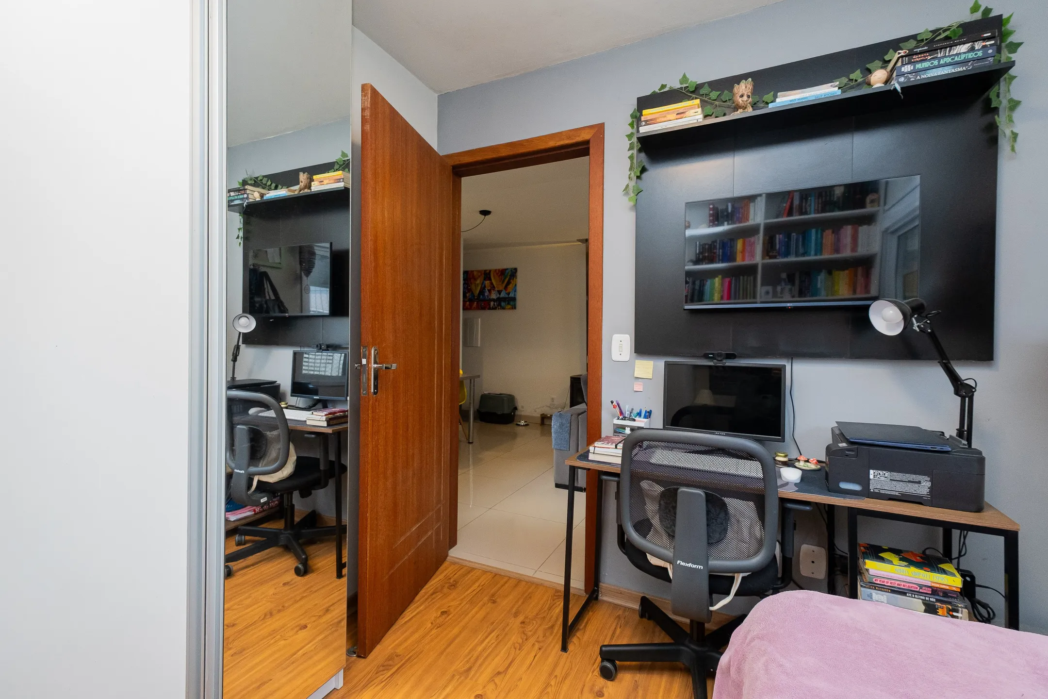 Casa à venda no Liberdade, Pelotas - 90 m², 2 quartos (sendo 1 suíte com closet), lareira, móveis planejados e espaço gourmet. - 11