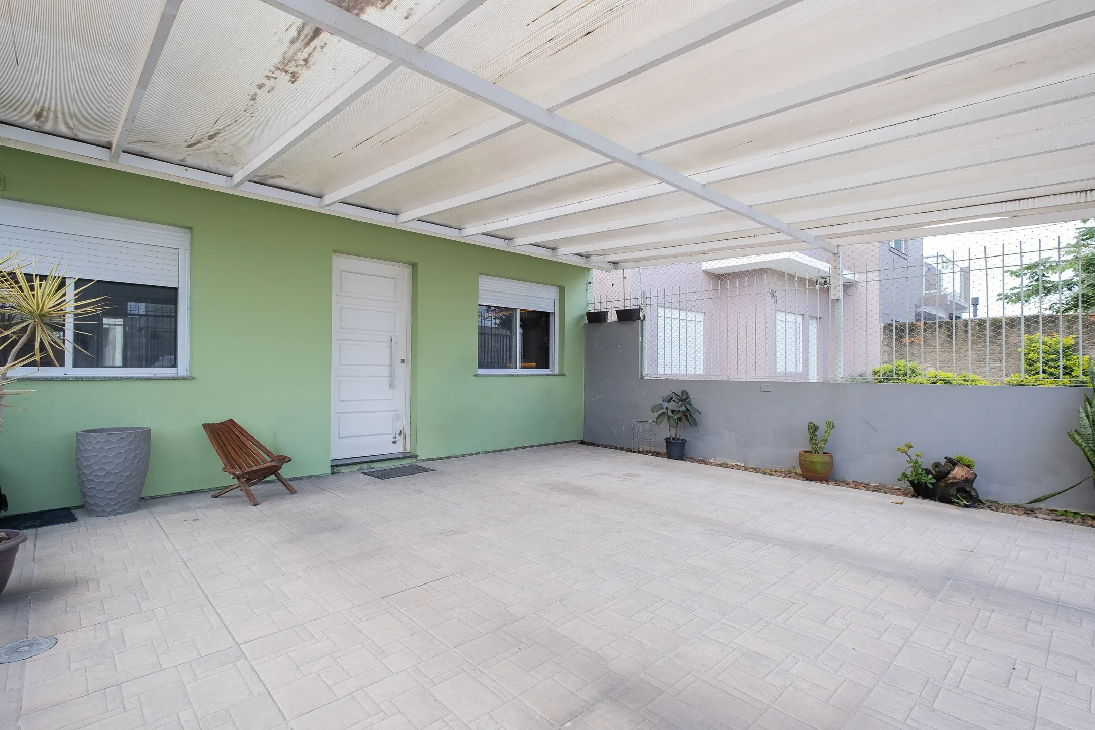 Casa à venda no Liberdade, Pelotas - 90 m², 2 quartos (sendo 1 suíte com closet), lareira, móveis planejados e espaço gourmet. - 17