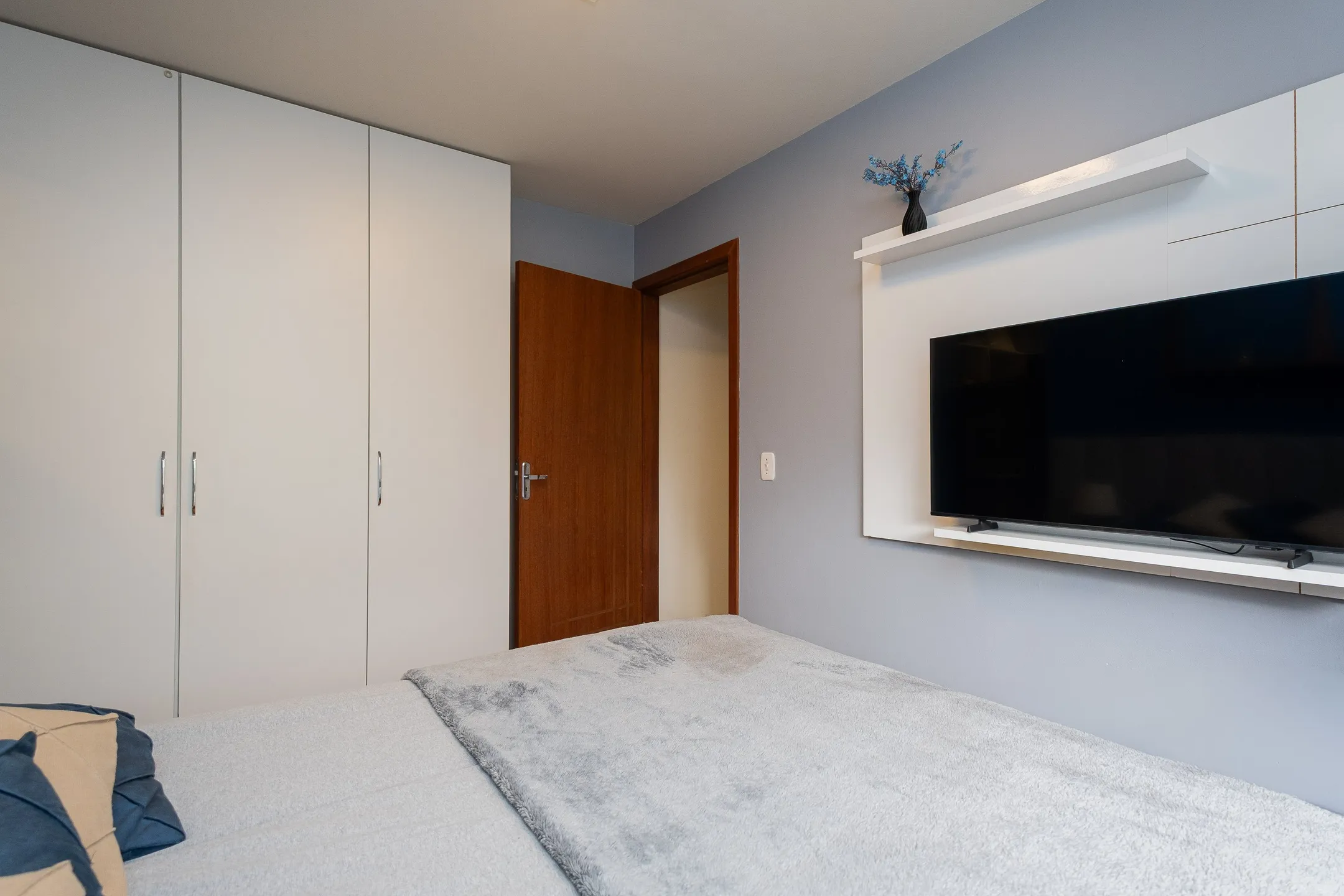 Casa à venda no Liberdade, Pelotas - 90 m², 2 quartos (sendo 1 suíte com closet), lareira, móveis planejados e espaço gourmet. - 8