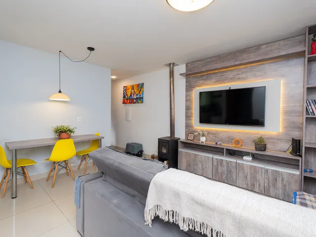 Casa 2 quartos e 3 banheiros, à venda, no bairro Areal em Pelotas