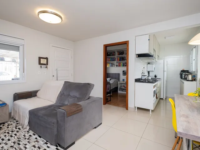 Casa 2 quartos e 3 banheiros, à venda, no bairro Areal em Pelotas
