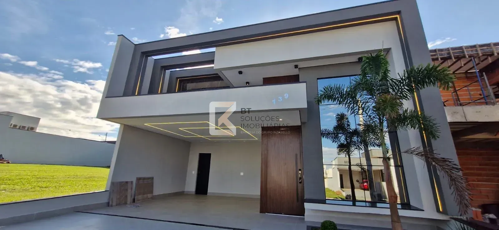 Casa, 3 quartos, 218 m² - Foto 1
