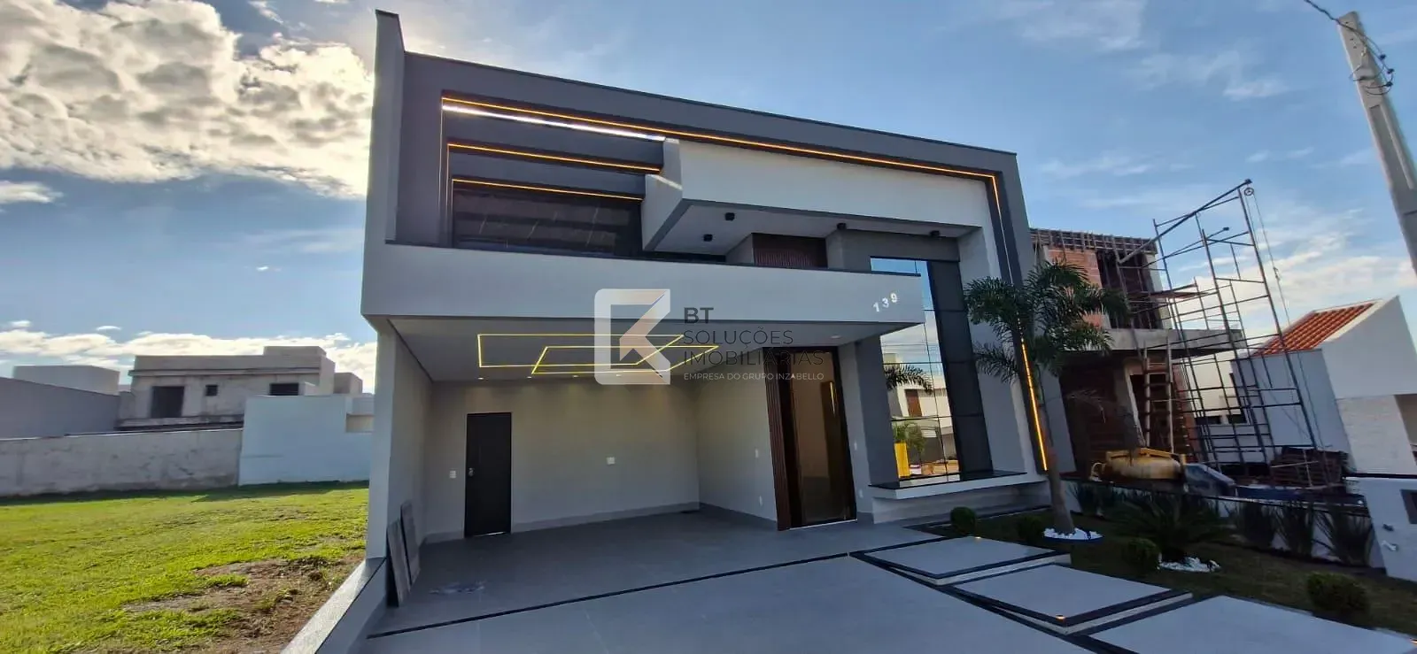 Casa, 3 quartos, 218 m² - Foto 2