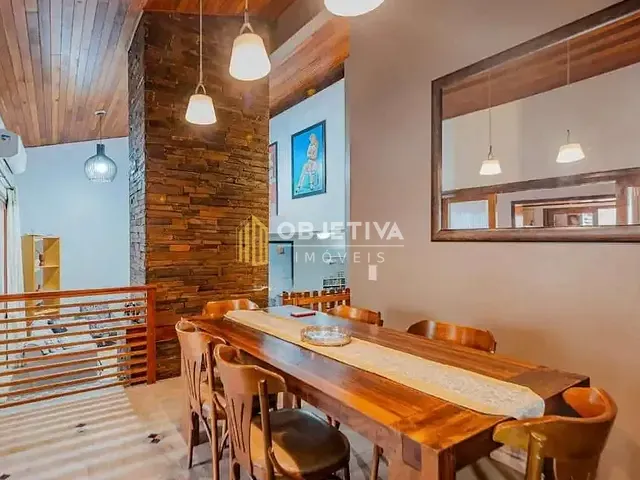 Casa com 361m² 3 quartos e 5 banheiros, à venda, no bairro Vila Ipiranga em Porto Alegre