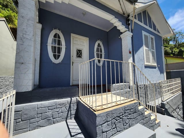 Casa com 8831m² 4 quartos e 1 banheiro, à venda, no bairro Centro em Petrópolis