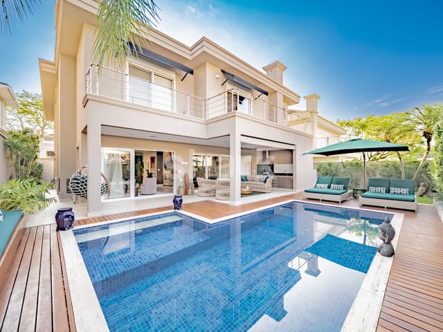 Casa com 450m² 4 quartos e 6 banheiros, à venda, no bairro Alphaville Conde II em Barueri