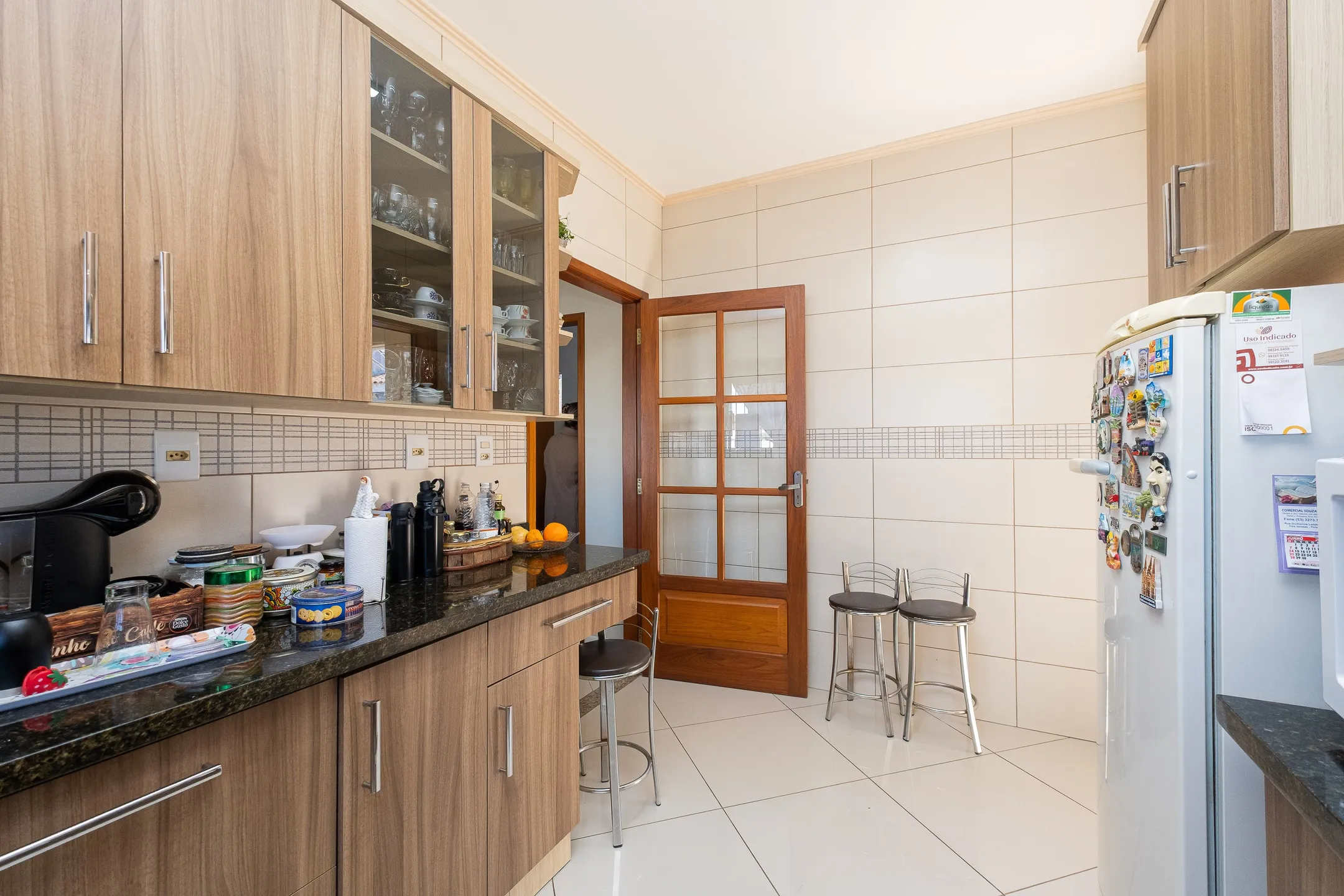 Casa à venda no G. Gotuzzo, Três Vendas - 274m², 3 quartos (sendo 1 suíte), lareira, piscina, jardim de inverno e excelente localização em região valorizada. - 9