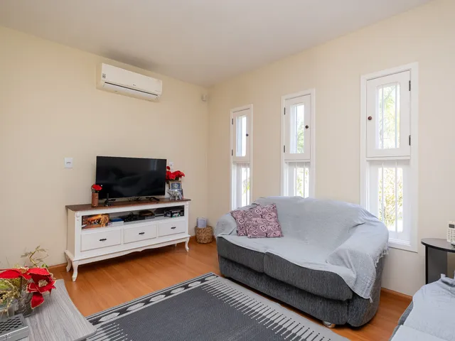 Casa com 393m² 3 quartos e 3 banheiros, à venda, no bairro Três Vendas em Pelotas