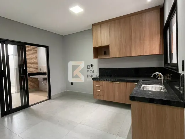 Casa 3 quartos e 2 banheiros, para alugar, no bairro Jardim Bom Sucesso em Indaiatuba