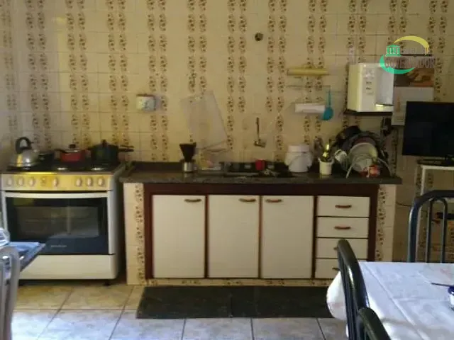 Casa com 250m² 6 quartos e 2 banheiros, à venda, no bairro Jardim García em Campinas