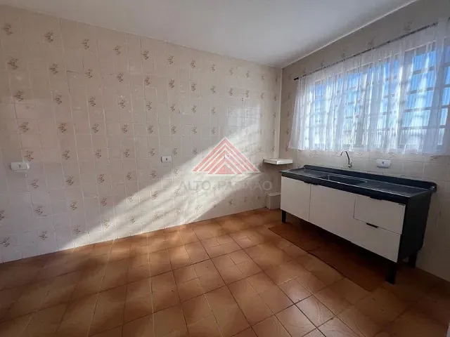 Casa com 52m² 1 quarto e 1 banheiro, para alugar, no bairro Jardim Santa Lídia em Mauá