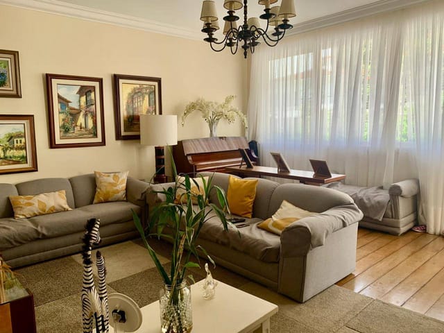 Casa 3 quartos e 2 banheiros, à venda, no bairro Coronel Veiga em Petrópolis
