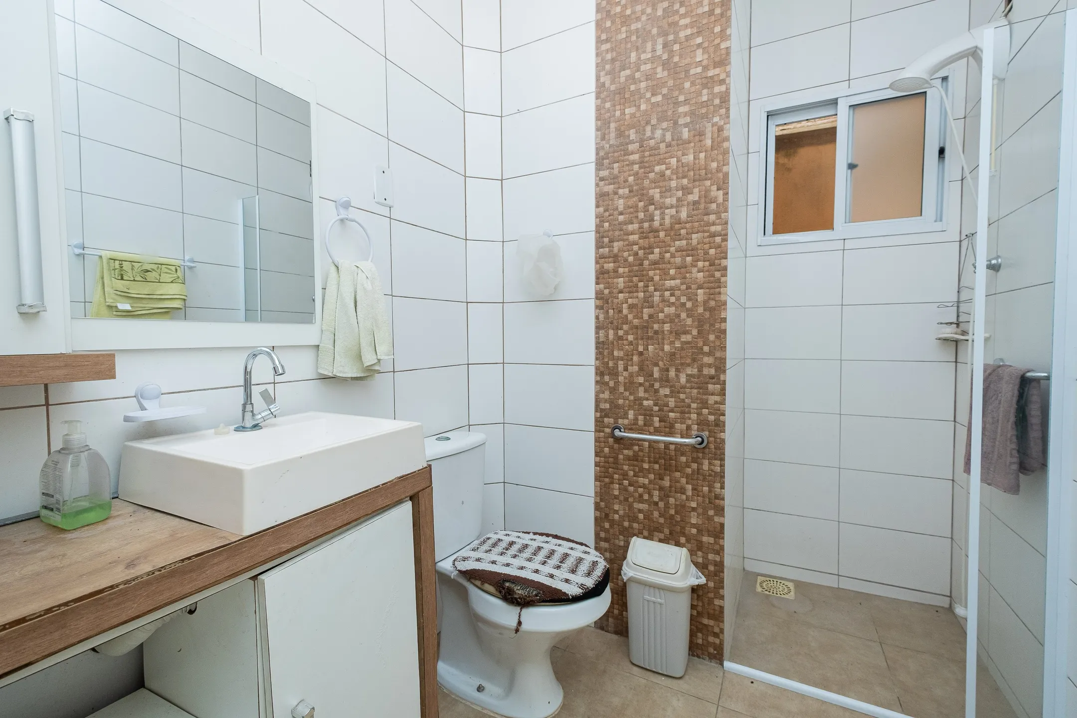 Casa totalmente mobiliada para locação com 2 quartos, ambientes amplos e aconchegantes, pronta para morar e ideal para quem busca conforto e praticidade. - 10