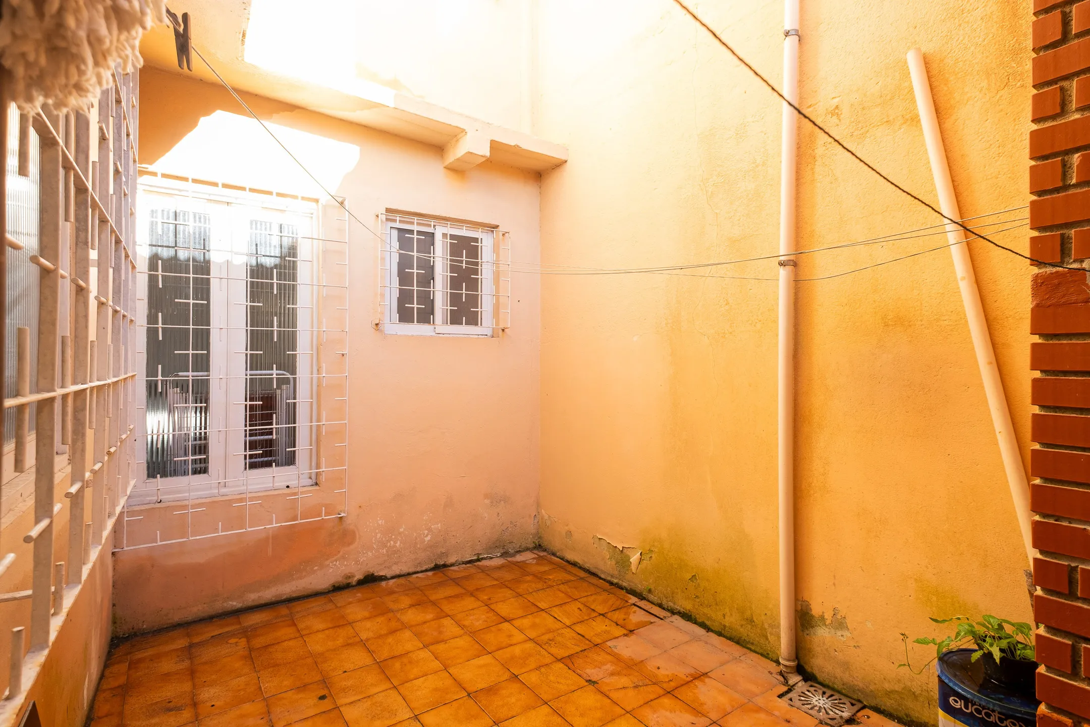 Casa totalmente mobiliada para locação com 2 quartos, ambientes amplos e aconchegantes, pronta para morar e ideal para quem busca conforto e praticidade. - 17