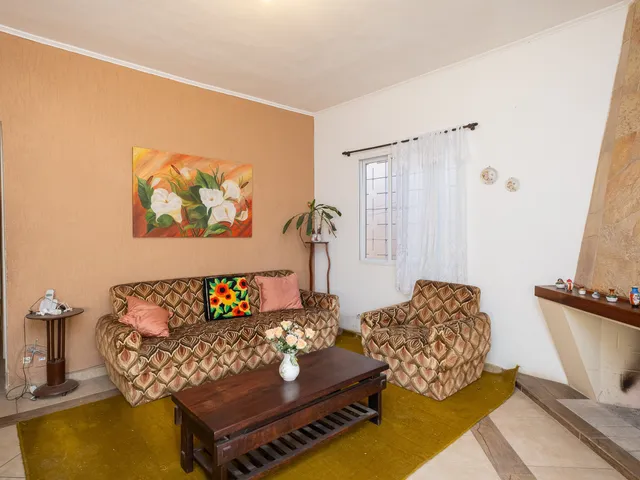 Casa 2 quartos e 1 banheiro, para alugar, no bairro Centro em Pelotas