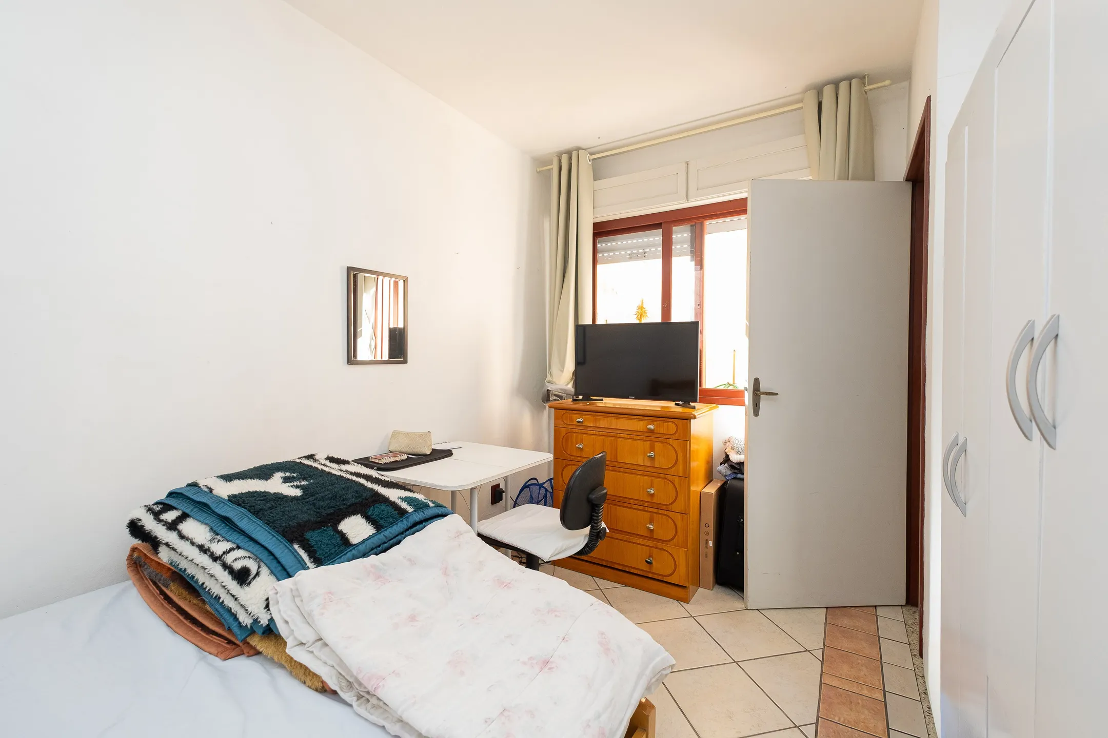 Casa ampla à venda no Centro de Pelotas - 381 m², 6 quartos (sendo 3 suítes), energia solar, pátio com piscina e terreno com 750 m² - 13
