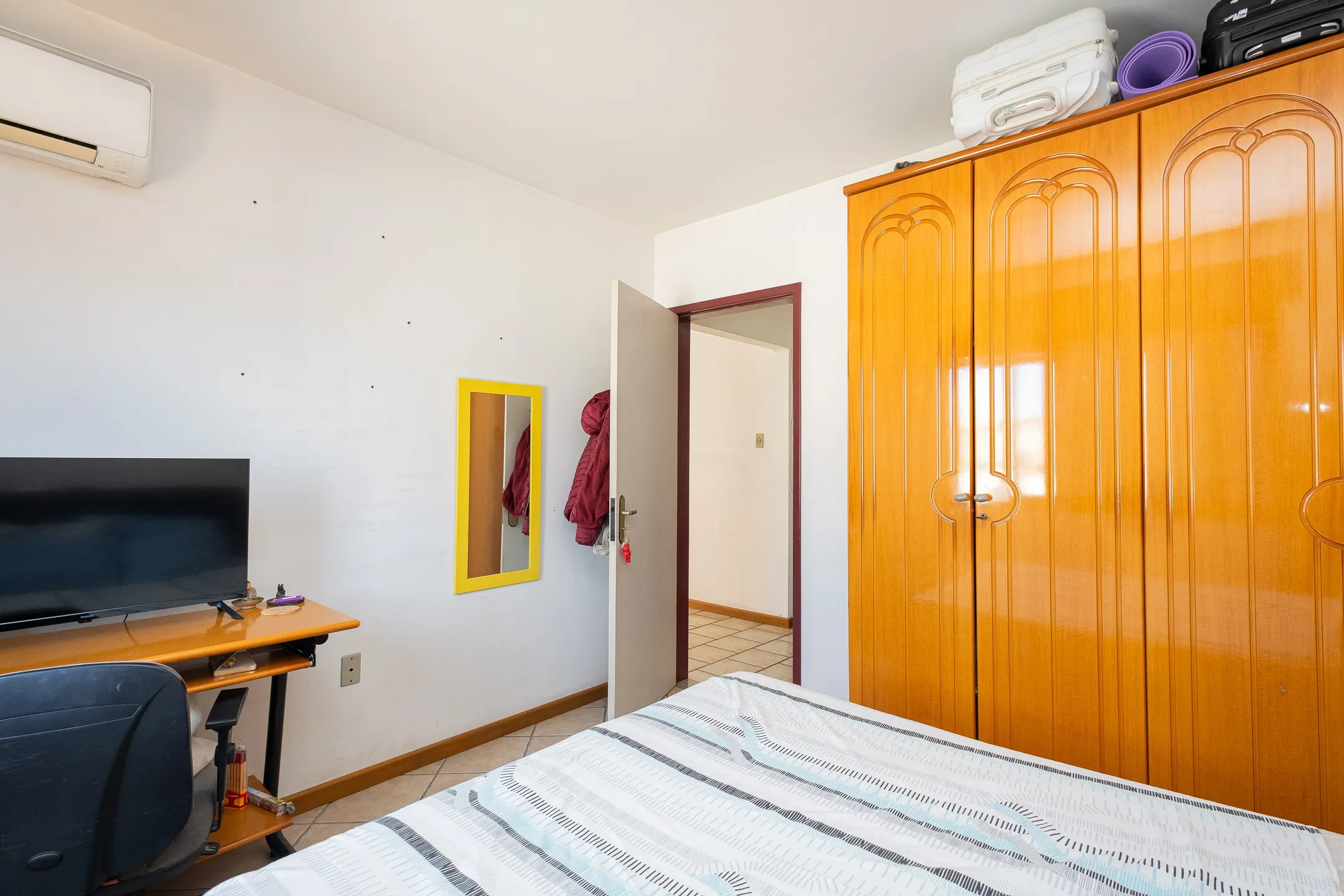 Casa ampla à venda no Centro de Pelotas - 381 m², 6 quartos (sendo 3 suítes), energia solar, pátio com piscina e terreno com 750 m² - 17