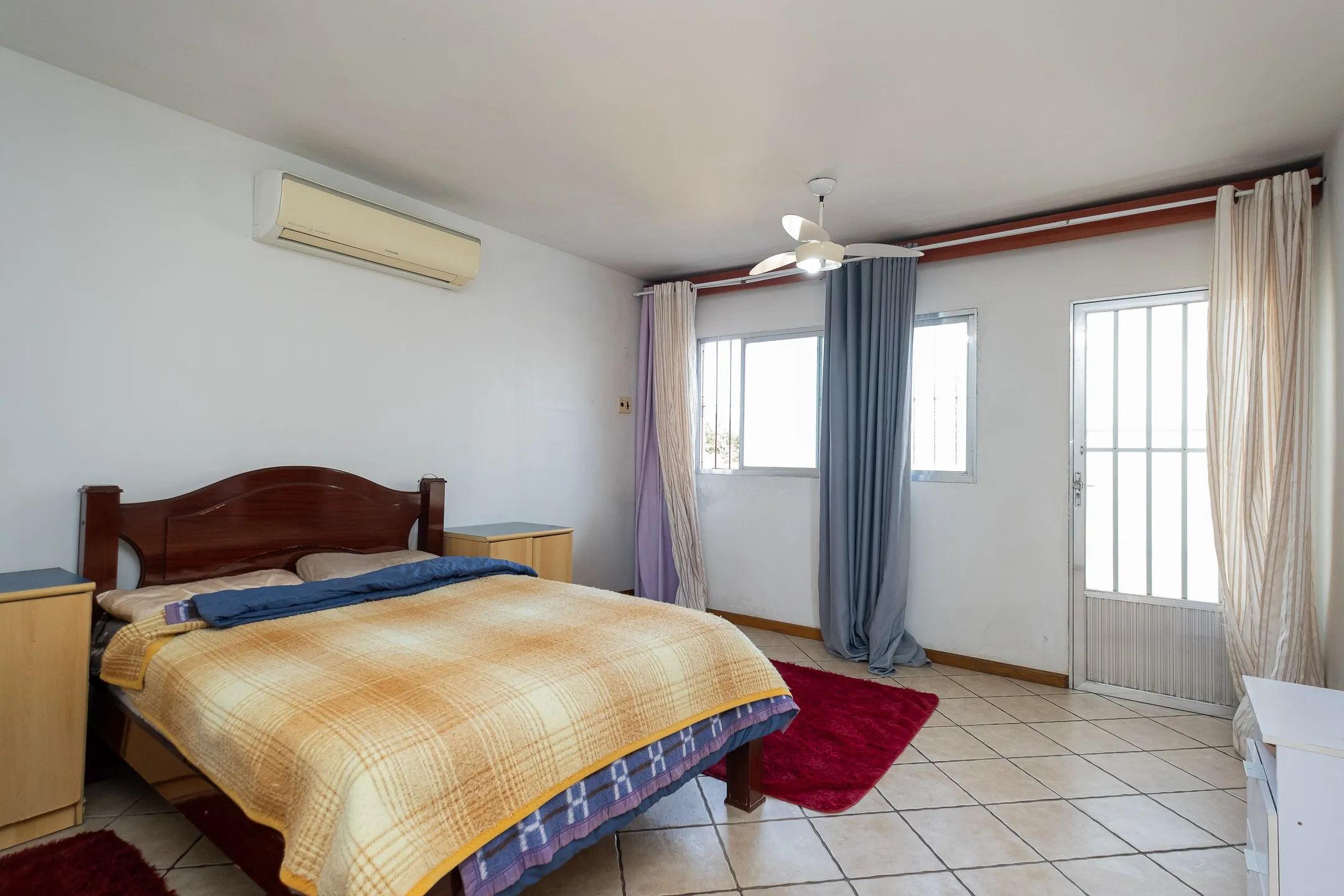 Casa ampla à venda no Centro de Pelotas - 381 m², 6 quartos (sendo 3 suítes), energia solar, pátio com piscina e terreno com 750 m² - 22