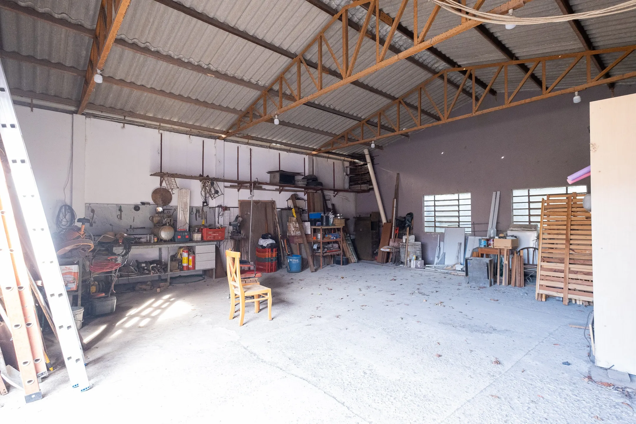 Casa ampla à venda no Centro de Pelotas - 381 m², 6 quartos (sendo 3 suítes), energia solar, pátio com piscina e terreno com 750 m² - 28