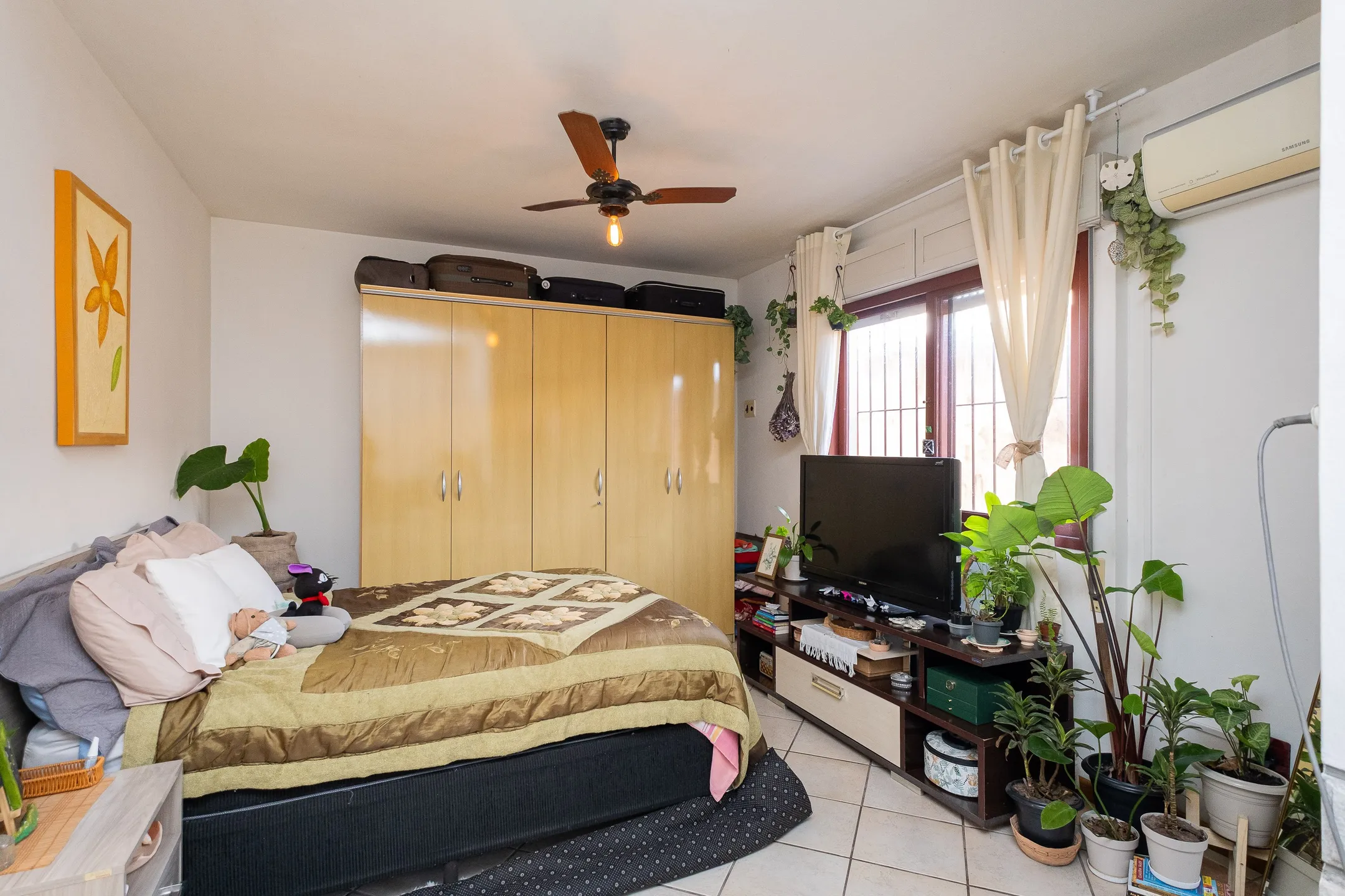 Casa ampla à venda no Centro de Pelotas - 381 m², 6 quartos (sendo 3 suítes), energia solar, pátio com piscina e terreno com 750 m² - 9