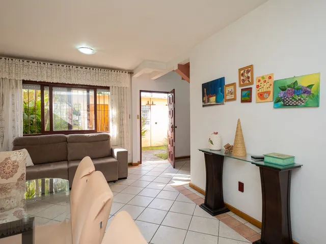 Casa com 750m² 6 quartos e 5 banheiros, à venda, no bairro Centro em Pelotas