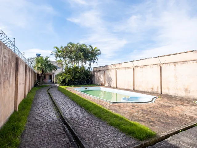 Casa com 750m² 6 quartos e 5 banheiros, à venda, no bairro Centro em Pelotas