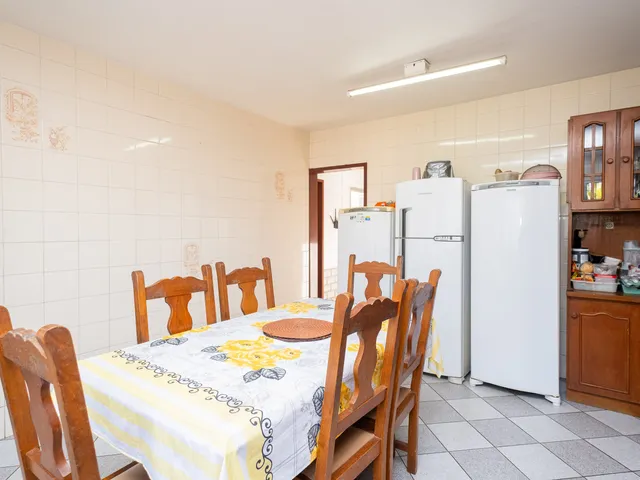 Casa com 750m² 6 quartos e 5 banheiros, à venda, no bairro Centro em Pelotas