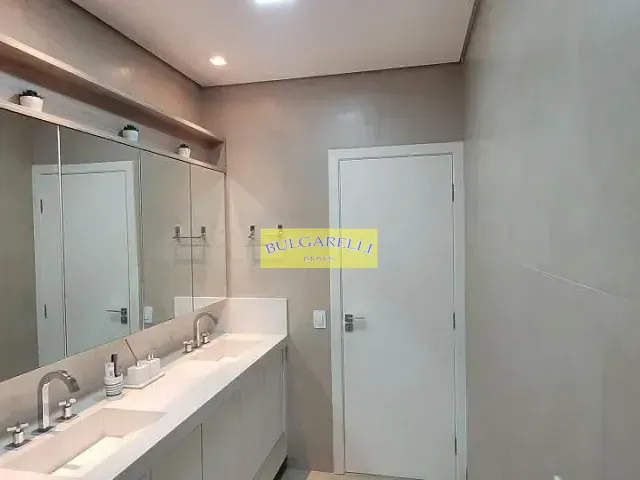 Casa com 502m² 3 quartos e 5 banheiros, à venda, no bairro Medeiros em Jundiaí