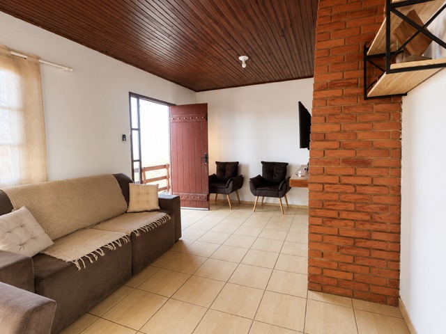 Casa com 350m² 3 quartos e 1 banheiro, à venda, no bairro Três Vendas em Pelotas