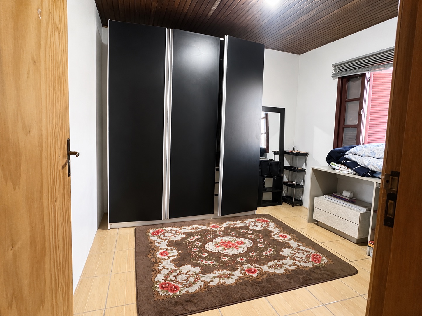 Casa residencial e comercial à venda nas Três Vendas - 309 m², 3 quartos, lareira, churrasqueira e amplo terreno próximo ao Quartier. - 9