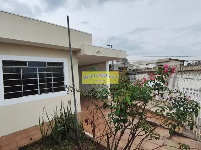 Casa com 260m² 3 quartos e 2 banheiros, à venda, no bairro Vila Marlene em Jundiaí