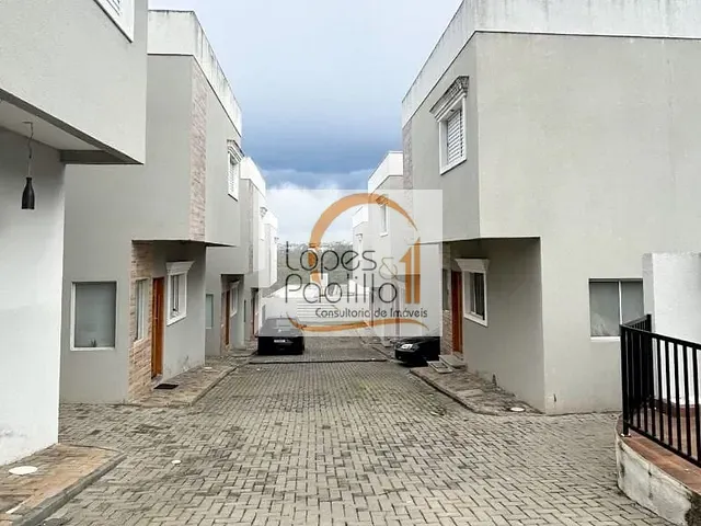 Casa com 100m² 2 quartos e 1 banheiro, à venda, no bairro Jardim Santo Antônio em Atibaia