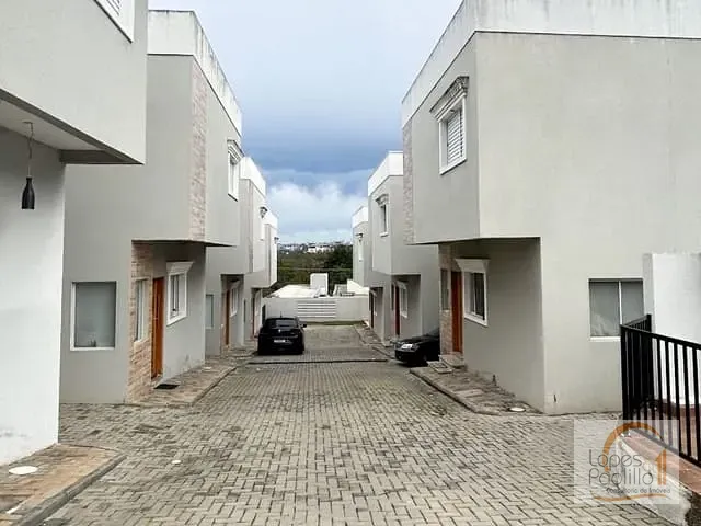 Casa com 100m² 2 quartos e 1 banheiro, à venda, no bairro Jardim Santo Antônio em Atibaia