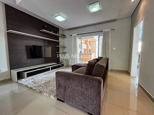 Casa com 250m² 3 quartos e 5 banheiros, à venda, no bairro Iporanga em Sorocaba