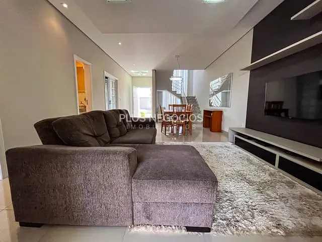 Casa com 250m² 3 quartos e 5 banheiros, à venda, no bairro Iporanga em Sorocaba