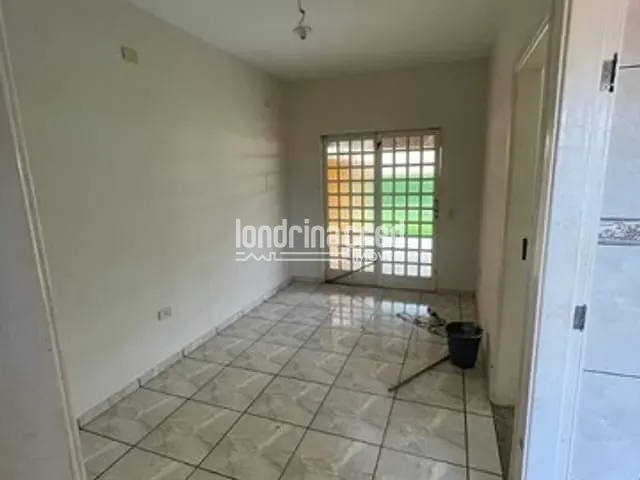 Casa 1 quarto e 1 banheiro, à venda, no bairro Alpes em Londrina
